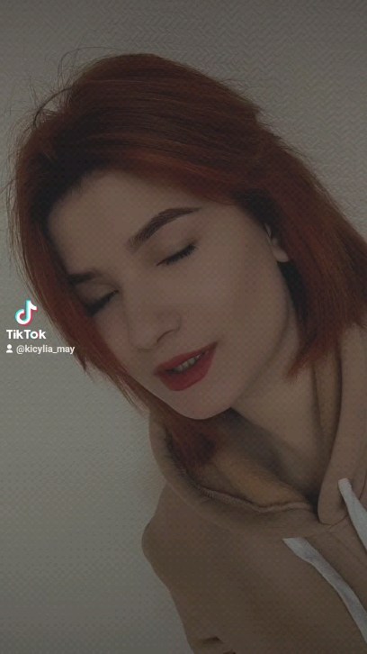 cristina_raih in LOOKY. . null