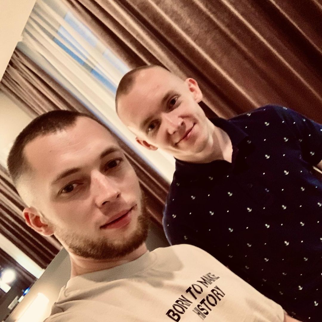 С братишкой💪