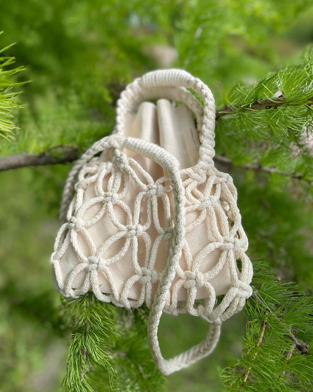 Mini Li🌾Ve Macrame Bag 
Размер:
длина с ручками 25см,
20 см ширина.
1500р
#bag #авоська #авоськамакраме #минисумка #сумкамакраме