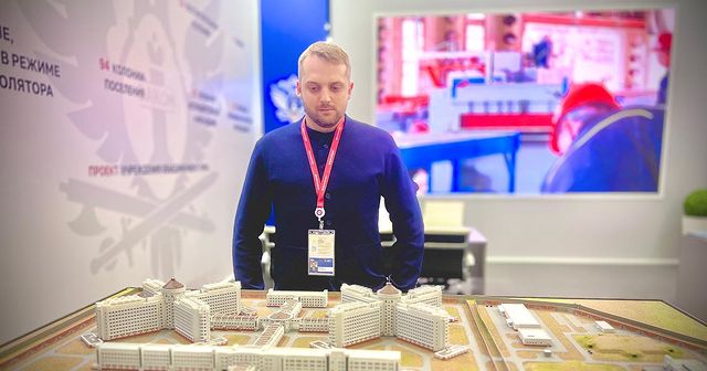 melnikov.one в LOOKY. #Кресты,#ПМЮФ2023. Смотрю на #Кресты 
#...
