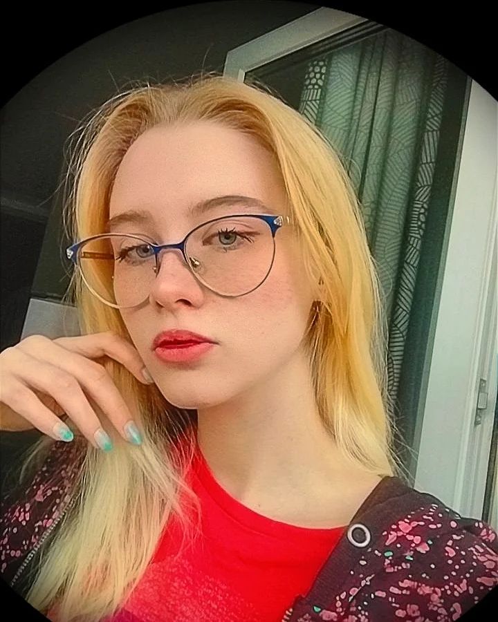🍓
.
.
.
.
#스타일 #아웃핏 #데일리  #팔로우해요  #팔로우미9 #일상 #데일리룩 #스타일 #아웃핏 #데일리 #좋아요 #맞팔 #오늘 #예뻐요 #나에가입 #uzzlanggirl
#셀카