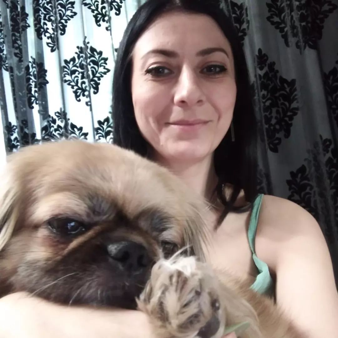 Мама ещё не уехала, а Куки уже скучает))) милаха🤗😍💋