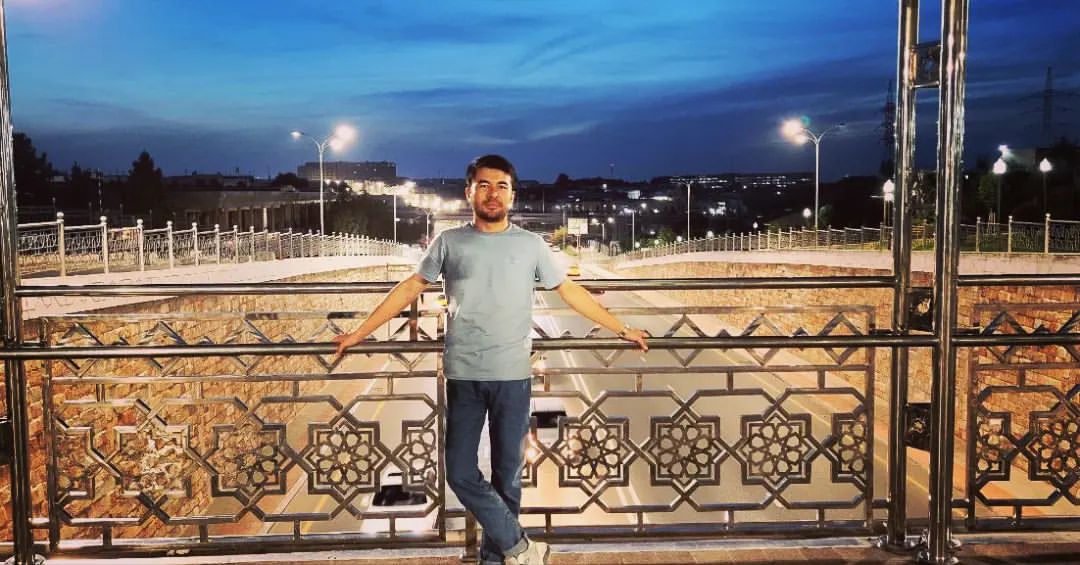 #samarkand 
Samarqand sayqali ro'yi zamin ast, Buxoro quvvati islomu din ast, Hazorasp qal'ai xo'b joyi mahkam, Xiva firdavsil rabbil olamin ast.