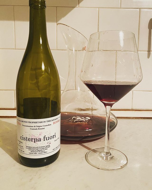 kottvsapogah в LOOKY. #wine,#winelover,#winetasting,#vino,#vinotinto,#vinosiciliano,#etna,#italy,#italy🇮🇹,#italytravel,#italywine,#вино,#дега,#дегустация,#винишко. Ciro Biondi “Cistern...