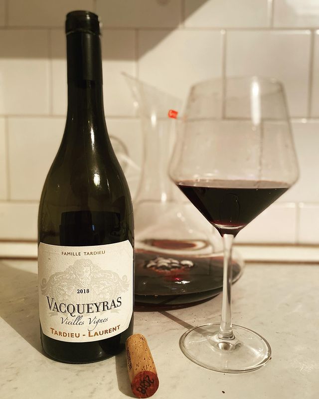 kottvsapogah в LOOKY. #wine,#winelover,#winetasting,#winewinewine,#vino,#france,#winefestival,#flowers,#francewine,#travel,#glass,#вино,#винныйсноб,#москва,#москвасити. Tardieu-Laurent, Vac...
