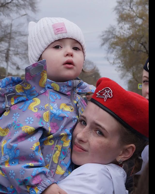 mi.lfox в LOOKY. #model,#photographer,#pro,#posture,#whitebackground,#photo,#child,#girl,#littlegirl,#dancer,#lipstick,#Beautiful,#фото,#модель,#фотограф,#танцор,#ребёнок,#9мая. •Though it's hard fo...