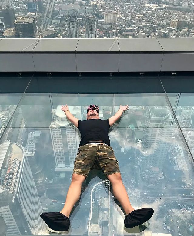 alex_casin0 в LOOKY. #bangkok,#mahanakhon,#bangkok,#бангкок,#бангкок. Выше - только звезды...