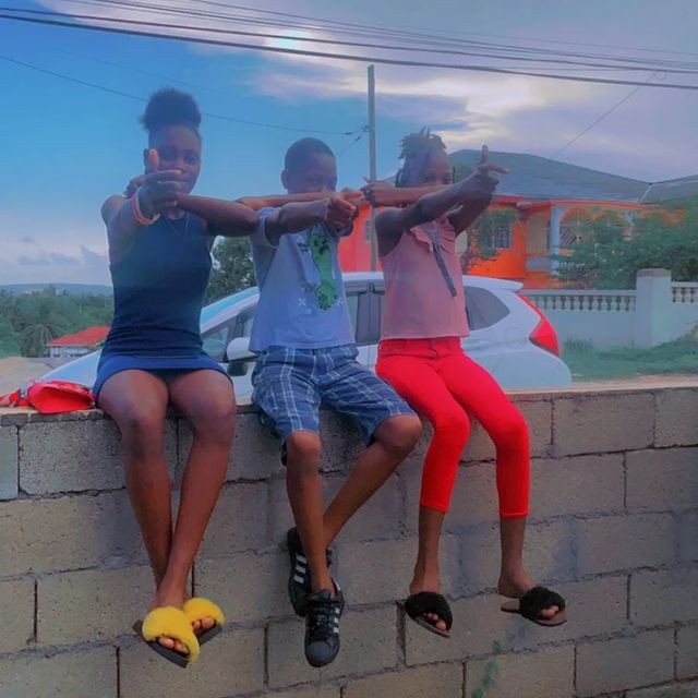 yzt.rica в LOOKY. #jamaican,#siblings,#love. My siblings and I'm ...