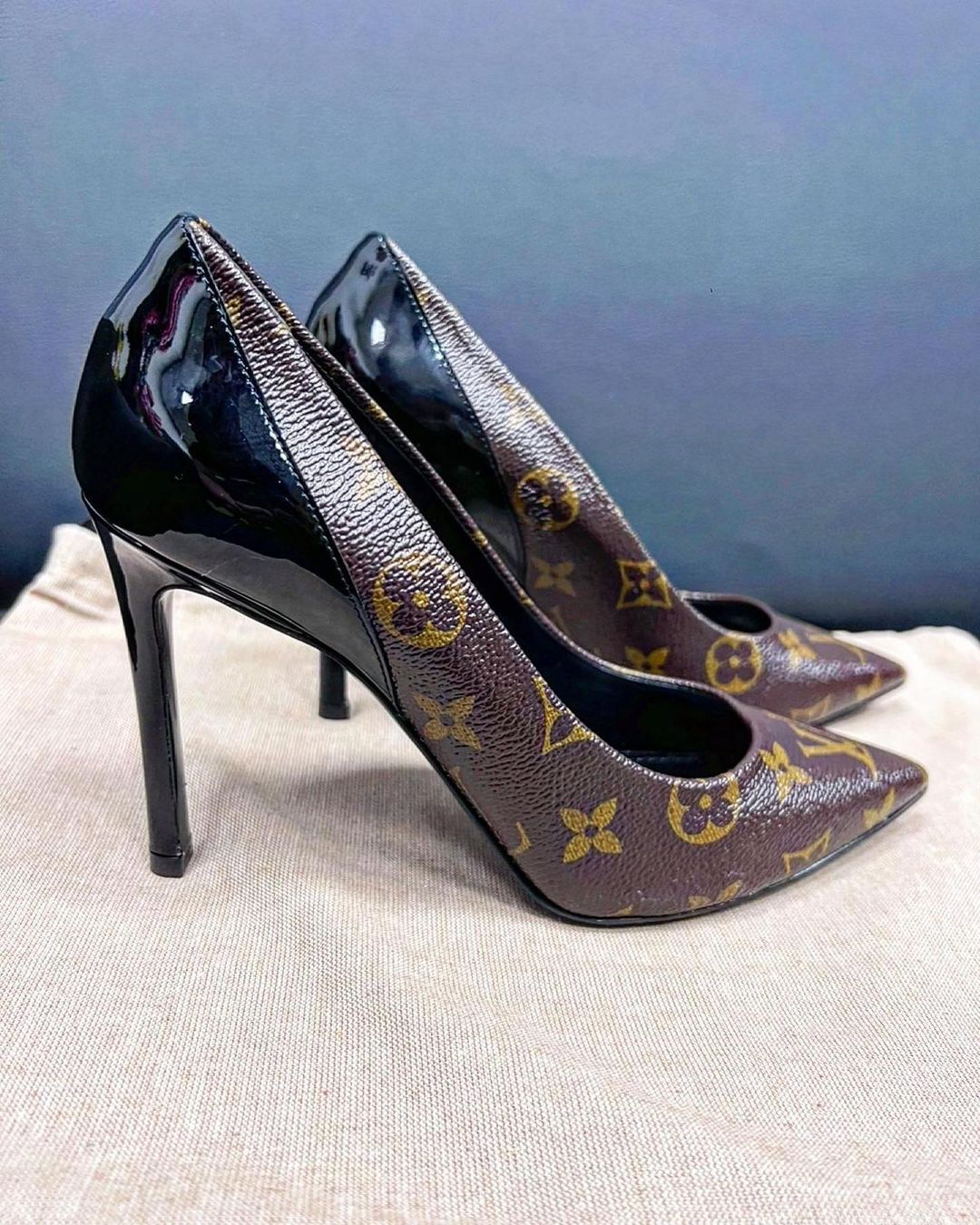 Снижение ‼️‼️‼️Туфли-лодочки от LOUIS VUITTON, новые, размер 36.5 (в размер), канва Monogram и лакированная кожа, кожаная подошва с резиновыми вставками. 
Без комплекта.
Бутик - 775€.
Моя цена - 46.000₽