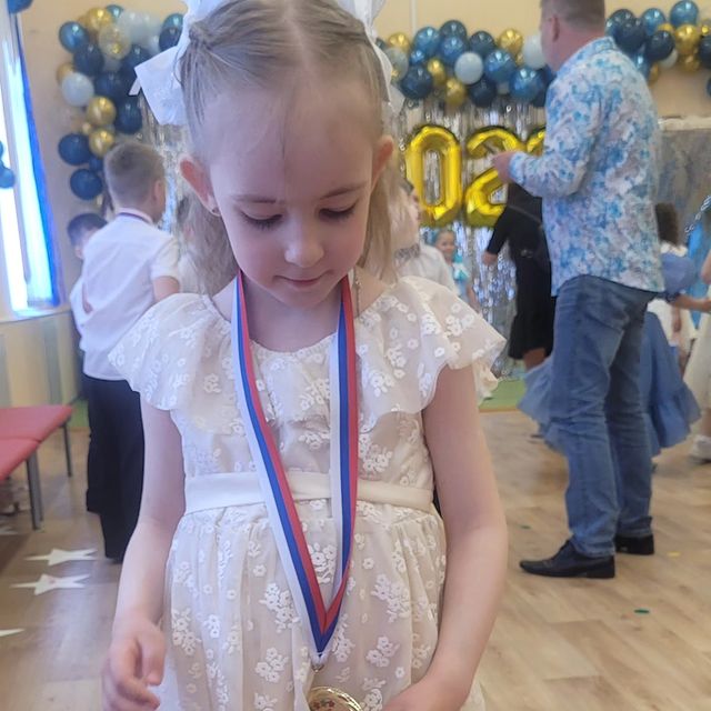 anna_otradnaya в LOOKY. #моясемья,#суперсемейка,#мояжизнь,#моесчастье,#rich,#моидети,#моидетимоягордость,#люблюсвоихдетей,#люблюсвоюсемью,#дочь,#моявалерка,#мояжемчужинка,#моядоченька,#отрадные. Тренировочный выпуск...