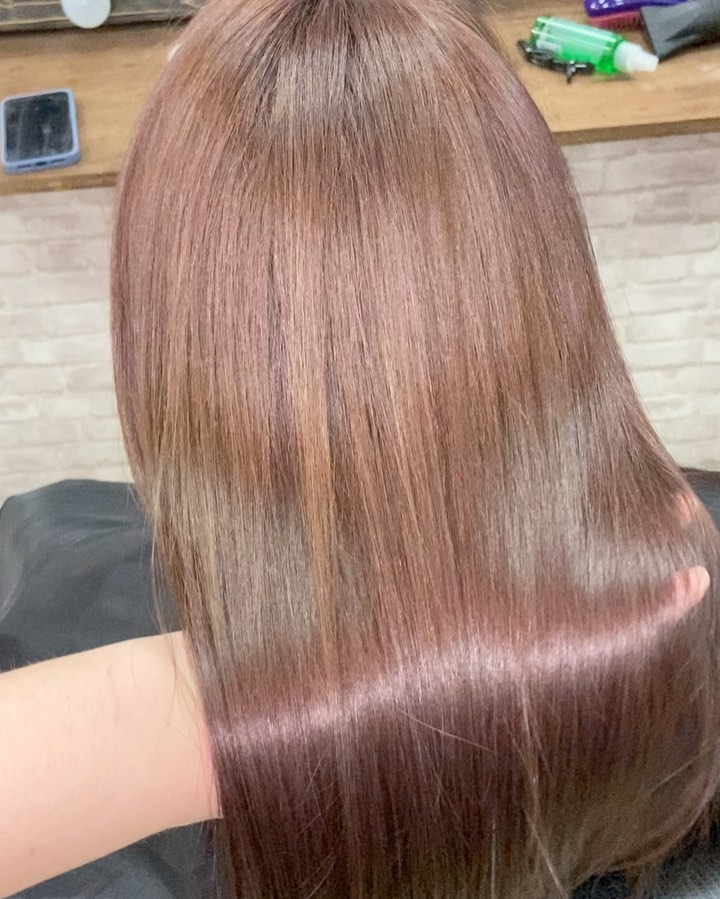 emi.beauty.az в LOOKY. #makeup#hairstyle#colorhair#kesim#baku#türkiye#tambov#ombre#airtach#bolayage#blonde#стрижки#болаяж#аиртач#мелирование#тоталблонд#студиякрасоты#окрашивание#шатуш#балаяж#блонд#платина#локоны#голливудскаяволна#color#lorealparis#hudabeauty#sacbakımı#follow#like. Окрашивание в один т...