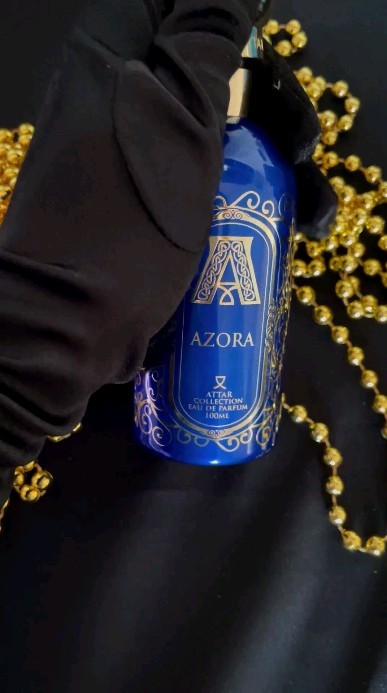 💙Attar Collection Azora💙

🧊 Свежие искристые цитрусовые аккорды 🍋бергамота и 🍊апельсина с фруктовым сладким акцентом 🍈личи открывают аромат, насыщаясь в ❤ «сердце» композиции душистыми оттенками 💦сочного спелого 🍑персика и изысканными нотами белого страстного 🌸жасмина на чарующем фоне роскошного цветочного 💐букета. 👄Чувственный восточный шлейф парфюма Attar Collection Azora мягко струится теплыми нежными оттенками 🤍 мускуса и элегантными благородными древесными нотами.🔥
.
🔥 Азора похожа на Флер Наркотик, но только в шлейфе! Если слушать близко, с запястья, то они разные! В Азоре больше фруктовых нот, она более сочная.
.
😍 Красивый, восточный, яркий,легкий аромат, который хорошо подойдет для лета.❤
.