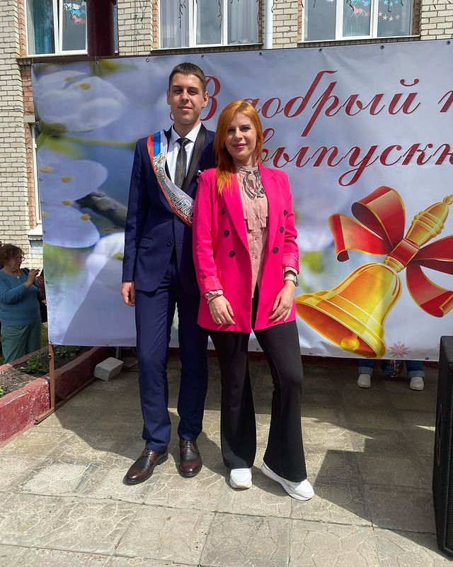 ruda2016 в LOOKY. #будьсчастлив,#пустьтебевезёт,#идивперед,#неостанавливайся,#ярядом,#люблю. Вот и закончилась шк...