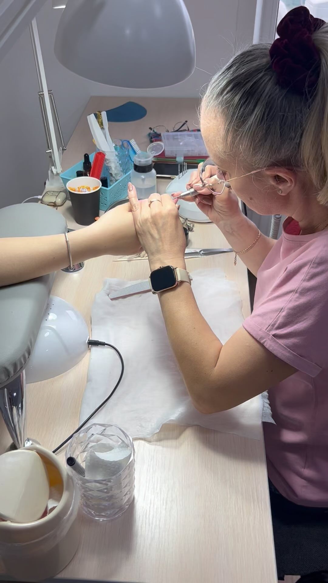 elenasimonovanails в LOOKY. #маникюркалуга#наращиваниекалуга#педикюркалуга👣. Так продуктивно у на...
