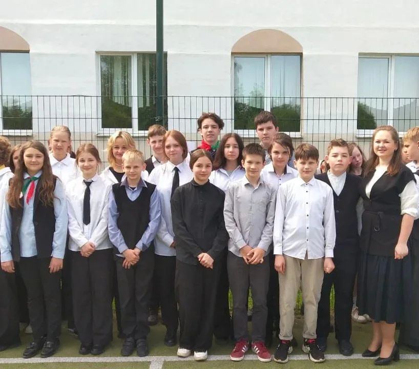 theloki357 in LOOKY. #одноклассники,#последнийзвонок,#school,#classmates,#lastcall,#soonsummer,#photo,#instagram. Última chamada 👾🎉�...