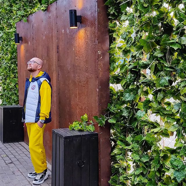 pavlovsky_maxim в LOOKY. #путешествие_тюменца,#москва,#moscow,#holiday,#vacation,#выходной,#отпуск,#annualplant,#compositematerial,#concrete,#door,#fixture,#flower,#plant,#shrub,#wood,#yellow,#дверь,#древесина,#желтый,#композитныйматериал,#конкретный,#кустарник,#однолетнеерастение,#растение,#цветок,#приспособление. В выходные случайно ...