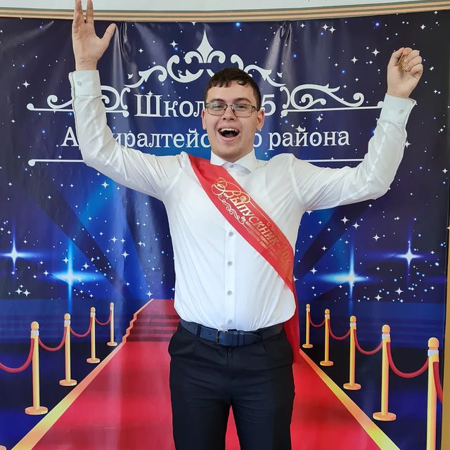 ola.come.va в LOOKY. #последнийзвонок,#выпускник2023,#школа5,#аутизнеприговор💙. Последний звонок! И ...