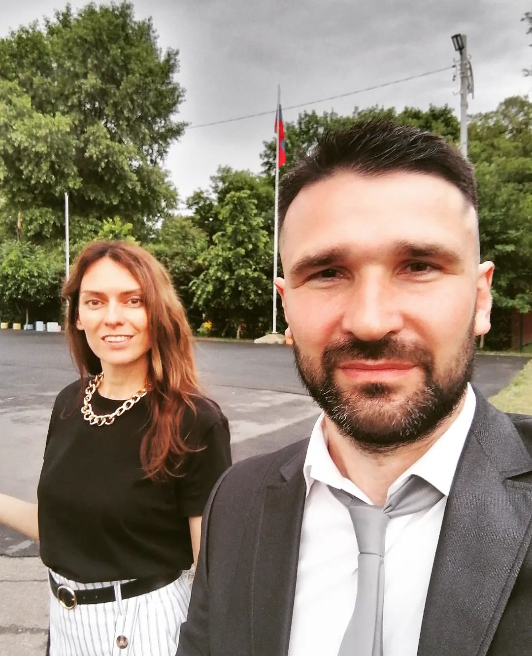 Дядечка со своей Малыхой))

#таганрог #taganrog  #graduation #cooldad #youngmom #anyataylorjoy #suiteandtie #getlostbobby