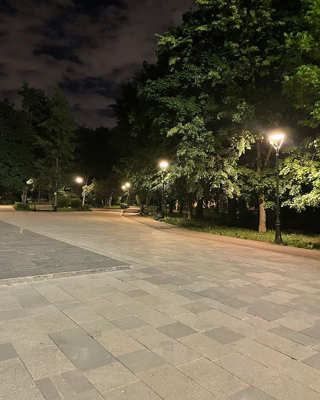 design_goaverde в LOOKY. . Ночная Москва