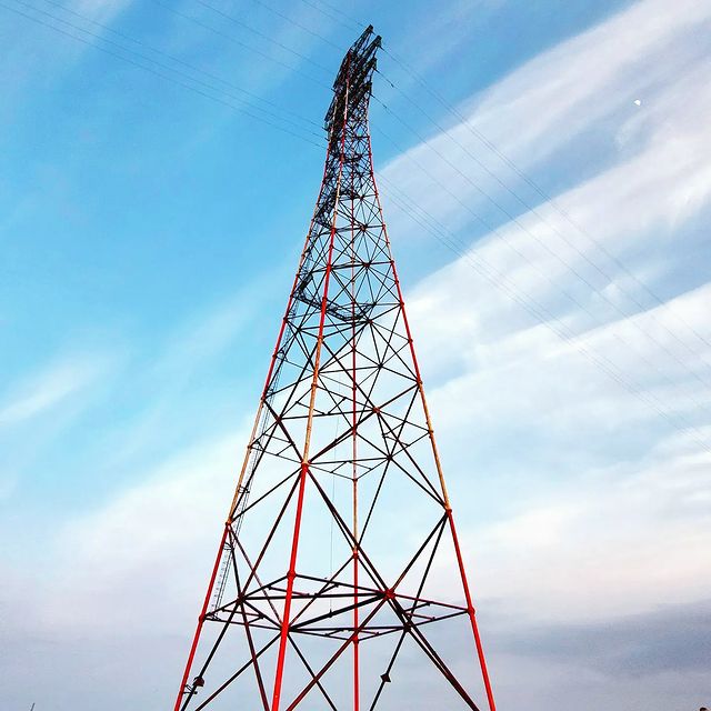 ttania_art в LOOKY. #небо,#облака,#вышка. Минимализм. 

#небо ...