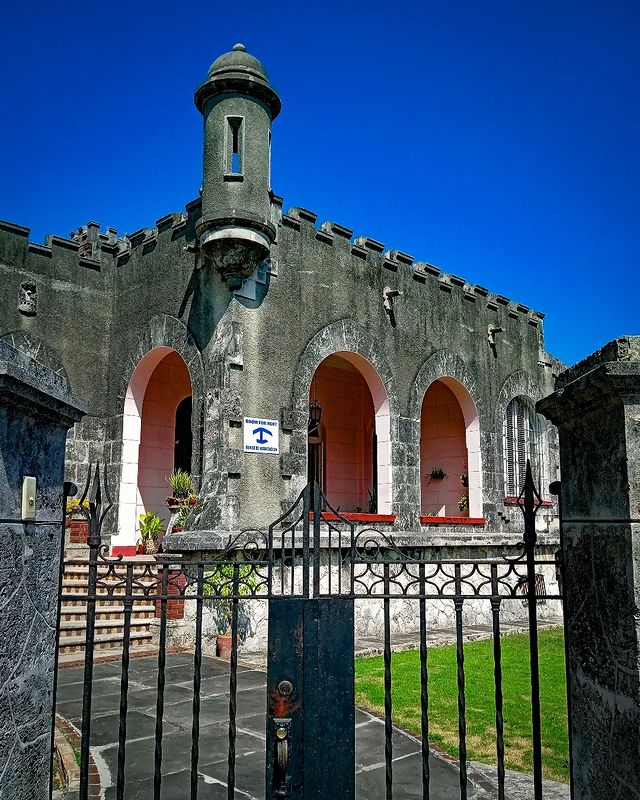 reydleyph в LOOKY. #photogram,#photooftheday,#photogram,#photo,#fotografiamovil,#fotoart,#fotografiacallejera,#fotos,#colores,#lenteinquieto,#foto,#cubaenfotos,#likesforlike,#liker,#l4likes,#followformore,#arquitetura,#photolovers. Castillo en renta / ...
