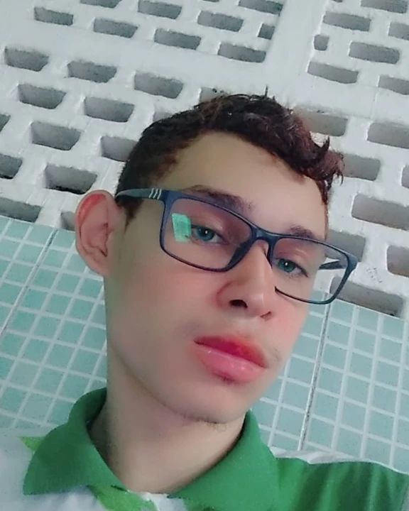 Sim eu pintei o cabelo e não mudou nada😔, só as sobrancelhas

#Lgbt #lgbtpride #lgbtq #lgbtcommunity #bissexual #bissexualidade #bissexuais #love #life