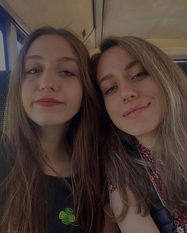 nikapryanik в LOOKY. . Сестра❤️ 
Разница в ...