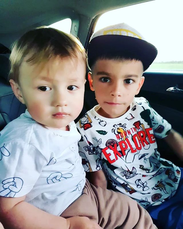 kamo_tsaturyan в LOOKY. . Братья