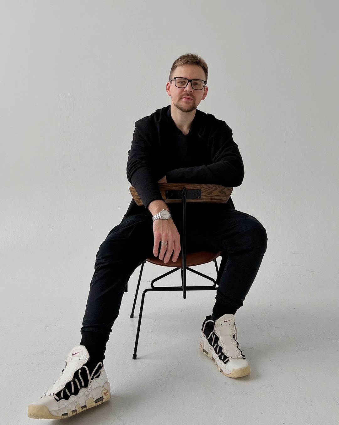 30-ка! 🤩
29 лет позади, новый десяток, новая ветвь, новая глава, ух я в предвкушении того, что должно ещё произойти в моей жизни !

Хочу сказать большое спасибо тем, кто знает, верит и поддерживает меня. Спасибо тем, кто мне доверился и доверяет!

Я доволен тем, что есть сейчас у меня. Я с благодарностью принимаю все, что даёт мне вселенная🤩

Буду рад увидеть поздравления в комментариях👇
Спасибо🤩