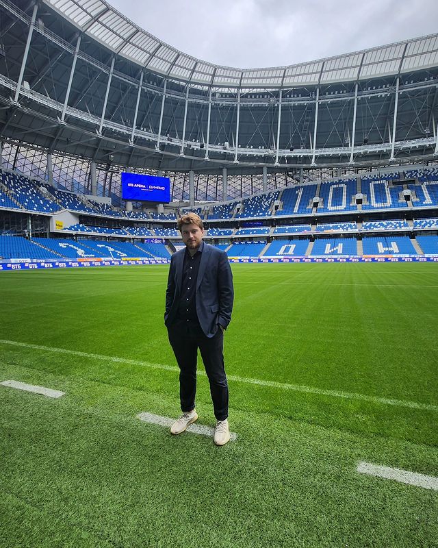 vladimir_vorobyev_crypto в LOOKY. . ⚽️ or 🏒 ?