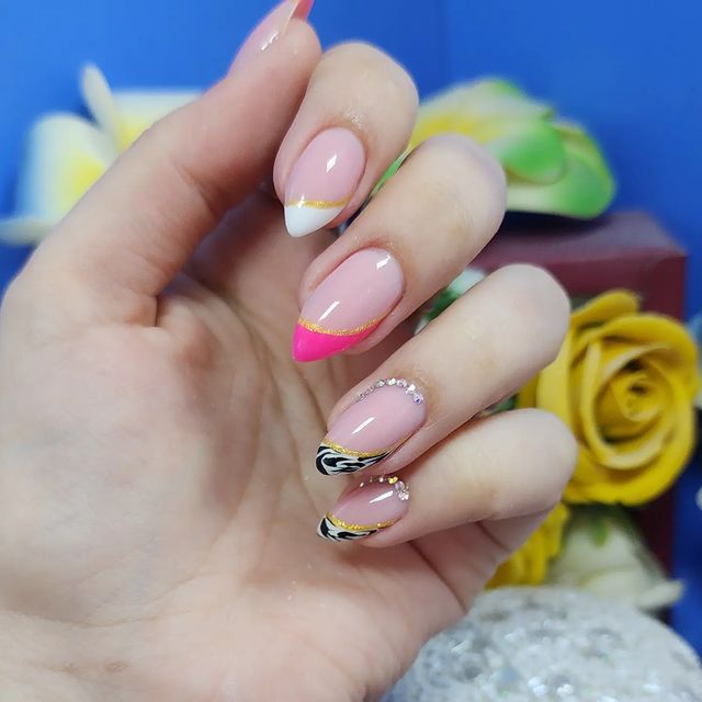 dushka_nail_46 в LOOKY. #маникюр2023#педикюр#инстапедикюр#фотопедикюр#фотоногтей#ногти#ухоженныеручки#любимаяработа#любимыеклиенты#обожаюсвоюработу#моиклиентысамыекрасивые#моидевочкилучшие#маникюркурск#маникюрвкурске#гельлаккурск#гельлаквкурске#шеллаккурск#шеллаквкурске#ногтикурск#ногтивкурске#курск#kursk#nailkursk#инстаманикюр#dushkanail46. Яркая летняя идея🔥�...