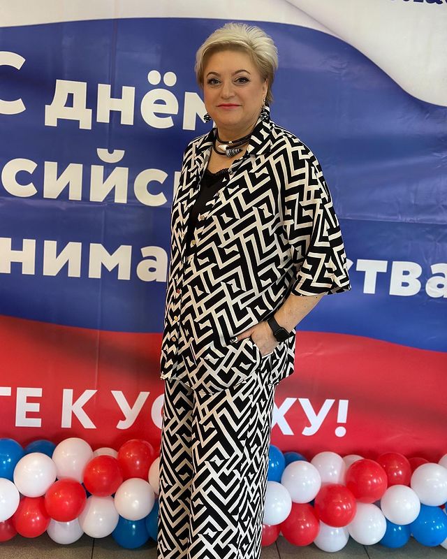 elenaglinkina в LOOKY. . С днём российского п...
