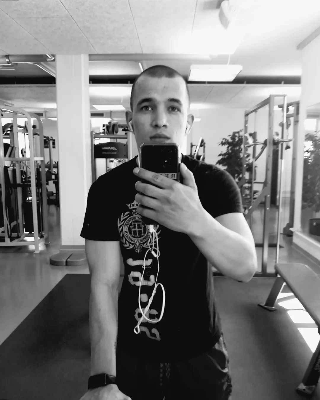 💪🫨✌️