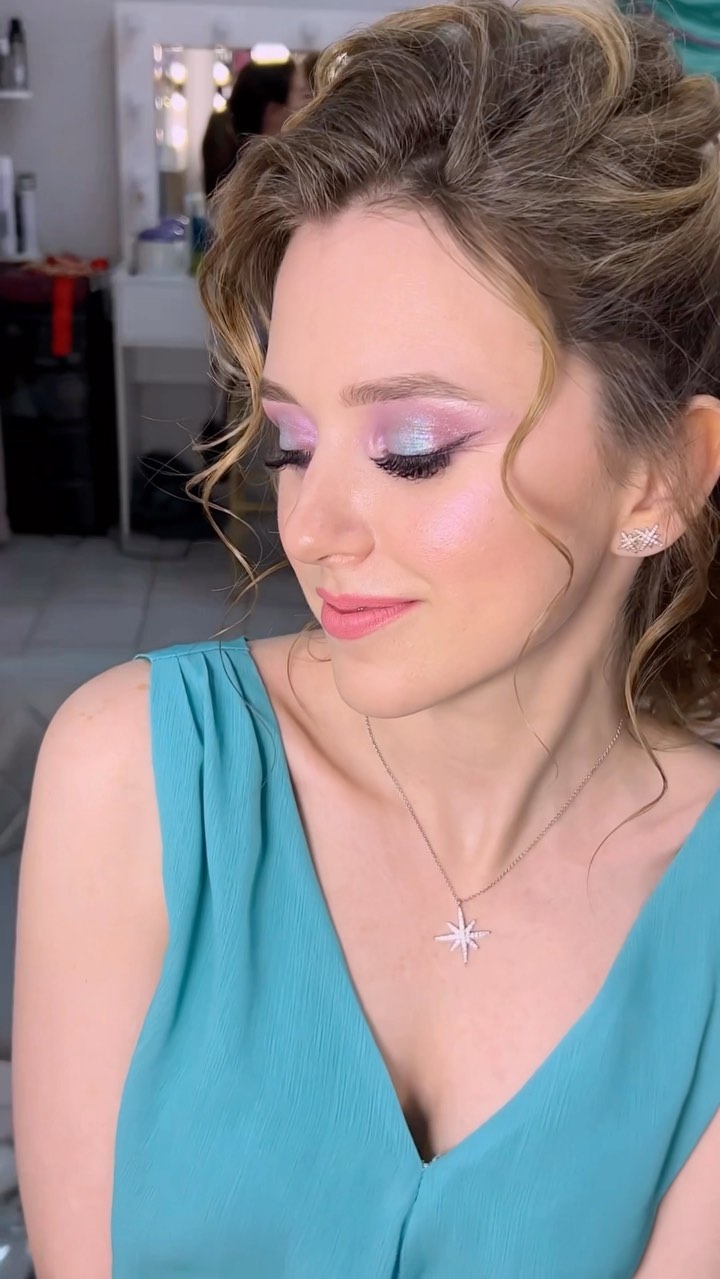 anna_hovhannisyan2422 в LOOKY. #weddingmakeup#wedding#hairstyle#макияжкрасноярск#прически#прическикрасноярск#стилиствизажисткрасноярск#визажисткрасноярск#косметологкрасноярск#красноярск#свадебныймакияжкрасноярск#макияж#визажист#косметолог#укладкаволос#фотограф#фотосессия. Она так нежна и крас...