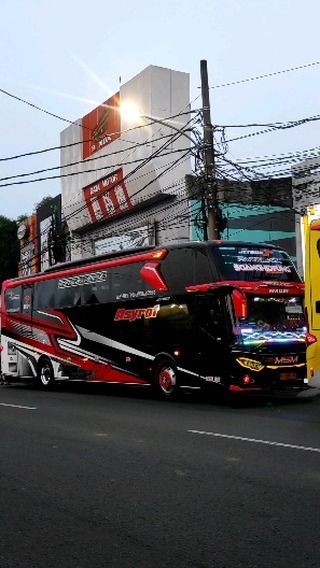 dezvelyzsky в LOOKY. #soanghideung,#asyrof,#busmania,#busenthusiast,#buslovers,#asupanpagi😋,#vidiobusindonesia,#sukafotobis,#buspariwasata,#lfl💛,#pondokgede,#jatiwaringin,#basuriv3,#lfllllllllllllllllllllllllllllllllllllllllllllllll💛💛. Asupan pagi harii🤪☝...