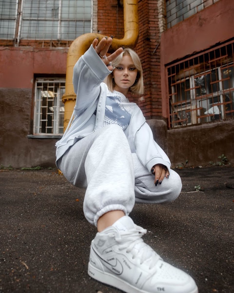 blondy_ast в LOOKY — @sbragincom #moscowstreet #moscow @andriukhinavasilisa ❤️