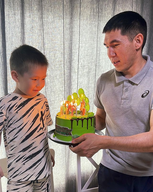 nurut_vova в LOOKY. . Сыну 6 лет✊🥳