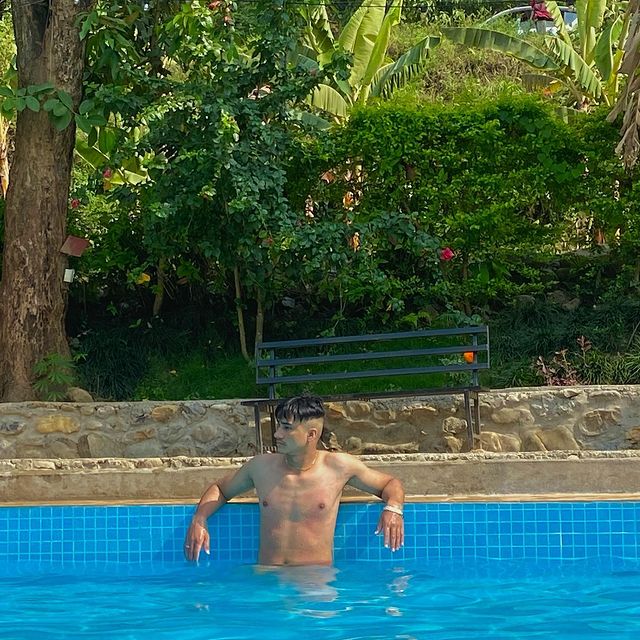 kamal_paudel30 в LOOKY. . Sun, swim, and summe...