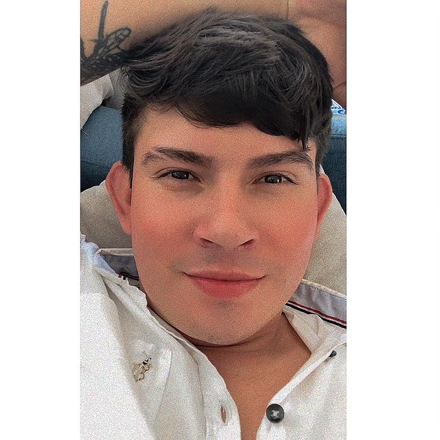 adriian_rondon в LOOKY. #instagood,#active,#amor,#buenosdías,#aniversario,#tbt,#art,#fit,#Likeforlikes,#InstaTime,#Smile,#fotografía,#frasesdeamor,#aesthetic,#amigos,#amo,#style,#películas,#netflixandchill,#feliz,#sorteo,#música,#naturaleza,#inspiración,#makeup,#friends,#love,#nature,#tagsforlikes,#photooftheday. Quien mira afuera, s...