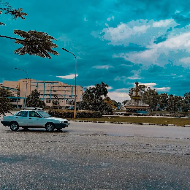 reydleyph в LOOKY. #photo,#foto,#fotografiamovil,#paisajeurbano,#urbanismo,#fotografiacallejera,#colors,#photoshop,#edicionfotografica,#damefotisimo,#photomag,#cubaenfotos,#cubanartmagazine,#cuban,#cuba🇨🇺,#habana. Ciudad deportiva/ Ha...