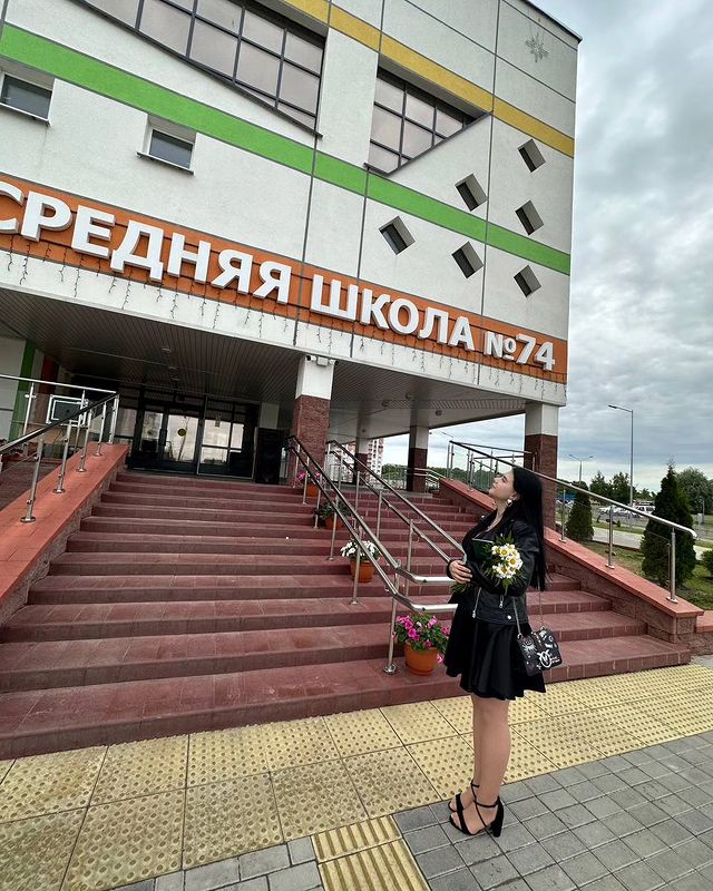 nik_a2022 в LOOKY. . Пока школа, спасибо ...