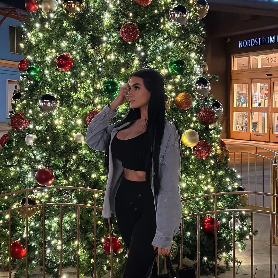 shiela_linares в LOOKY — Same time next year?