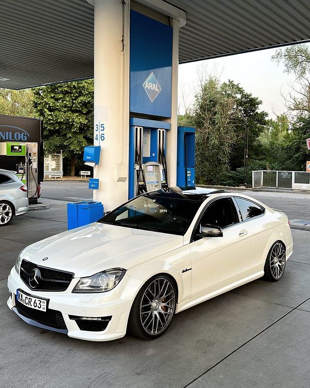 Amg в LOOKY. #mercedes,#cclass,#mercedesamg,#mercedesclub,#mercedesbenzclub,#mercedesbenz,#mercedesbenzamg,#4matic,#c63s,#c63,#c63samg,#c63amg,#w205,#amgclub1,#cars,#germancars,#affalterbach,#luxurycars,#amgpower,#amglovers,#amg63,#amg,#amggang,#amgclub,#amglove,#amgperformance,#amglife. Mercedes-AMG C63

•
...