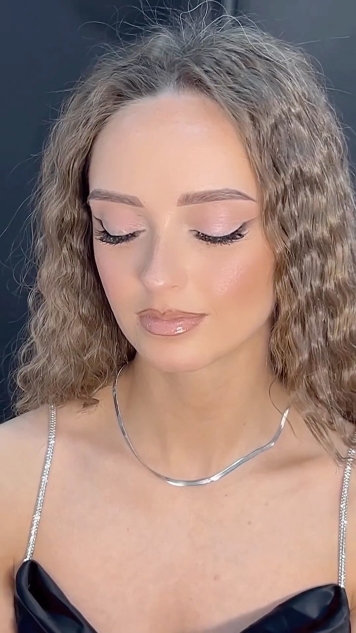 anna_hovhannisyan2422 в LOOKY. #weddingmakeup#wedding#hairstyle#макияжкрасноярск#прически#прическикрасноярск#стилиствизажисткрасноярск#визажисткрасноярск#косметологкрасноярск#красноярск#свадебныймакияжкрасноярск#макияж#визажист#косметолог#укладкаволос#фотограф#фотосессия. Давно у меня не было...