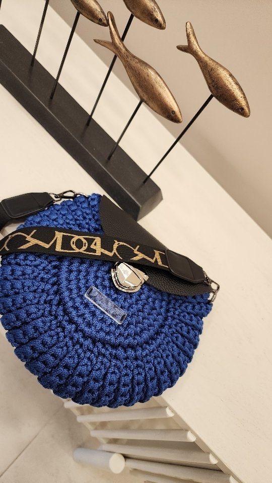 lelya_bags_ в LOOKY. #Орео#сумканазаказ#сумкаручнаяработа#handmade#handmadeсумки#сумки#вязаныесумки#сумки2023#подарок#подарокдевушке#подарокмаме#сумкатренд#вязаниекрючком#москва#мск#тренды#заказ#красота#2023#. нет, это я 100500 ра...
