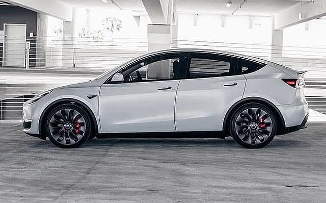 elonmusk14641 в LOOKY. . Tesla has rolled out...