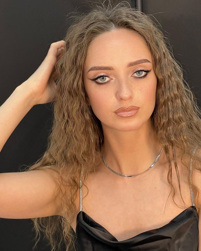 anna_hovhannisyan2422 в LOOKY. . @krrrrrrristina