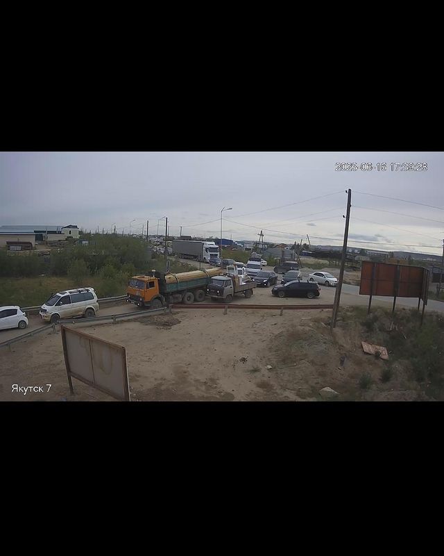 nikanorova.maria в LOOKY. . Стоит в одну полосу ...