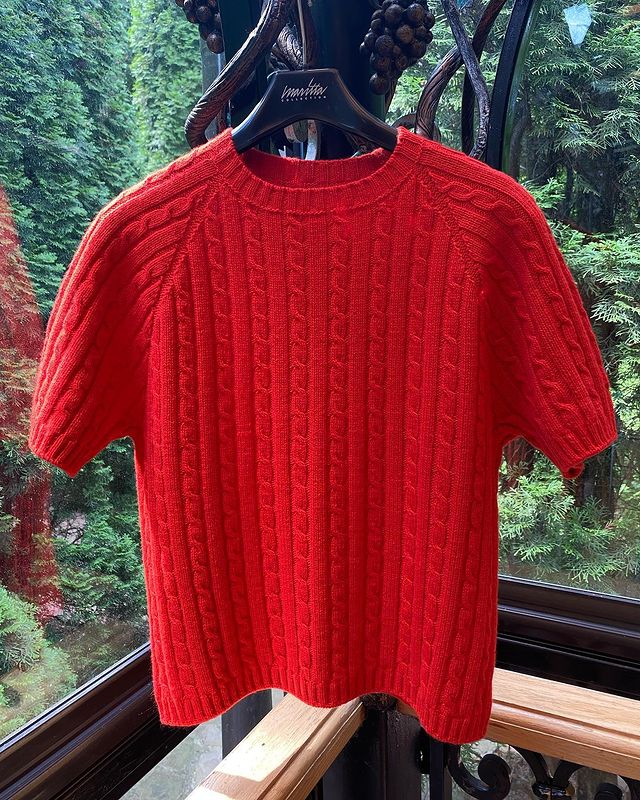 nellytakaya в LOOKY. #вязание,#вязаниеспицами,#вязанаямода,#вязанаяодежда,#кашемировыйджемпер,#клубокизвращенцев,#вязаниеназаказ,#вяжуназаказ,#knitknitknit,#knitting,#knitting_inspiration,#knittingaddict,#instafashion,#fashion,#вязонскаяложа,#вязонство,#tricot,#tricotaddict,#knitted,#knittedwear,#knittersofinstagram,#red. 🧶Джемпер Ральфи - э...