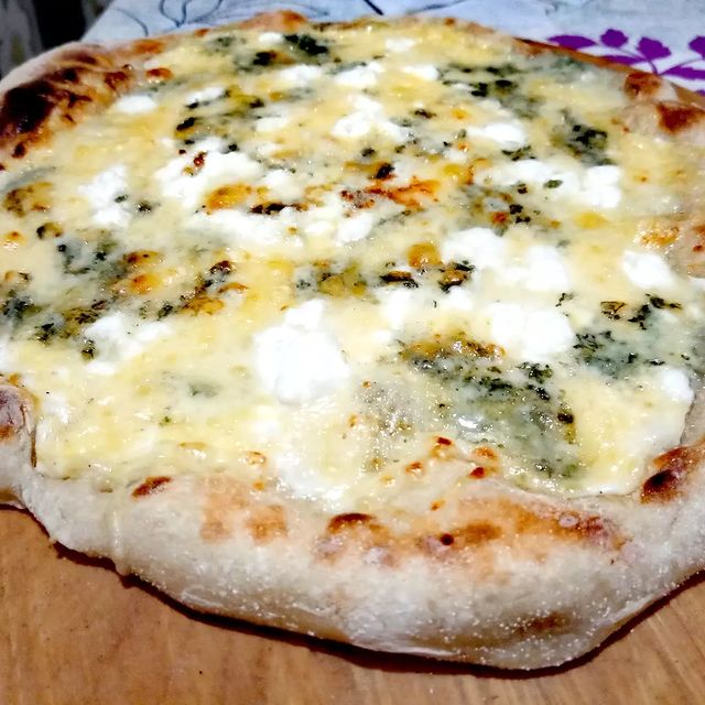 andreykashanskiy в LOOKY. . Pizza "4 сыра"
